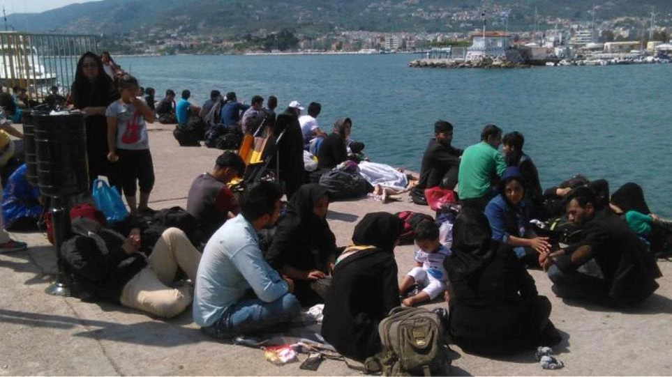 Μετανάστες λεηλατούν τη Λέσβο – Έσπασαν ένα ΑΤΜ και έκαναν διαρρήξεις